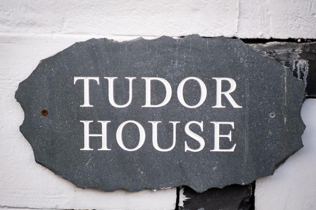 Tudor House-Windermere Centre Екстериор снимка